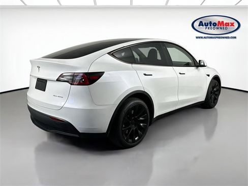 Used 2023 Tesla Model Y Long Range image 2