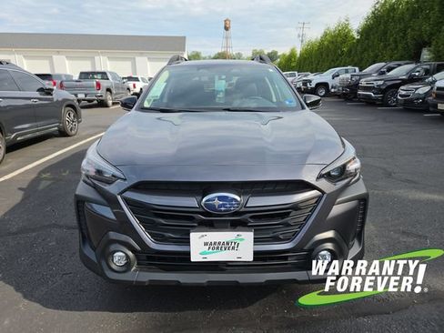 Used 2025 Subaru Outback Premium AWD/4WD image 2