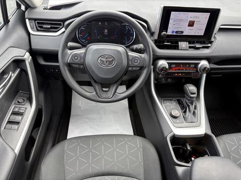 Used 2024 Toyota RAV4 XLE image 4