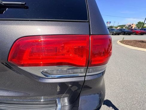 Used 2016 Jeep Grand Cherokee Limited RWD image 17