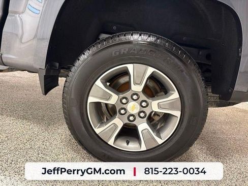 Used 2017 Chevrolet Colorado Z71 AWD/4WD image 33