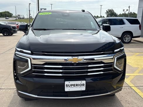 Used 2025 Chevrolet Suburban LT AWD/4WD image 11