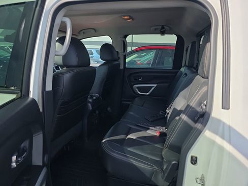 Used 2017 Nissan Titan SL w/ Off-Road Package AWD/4WD image 5