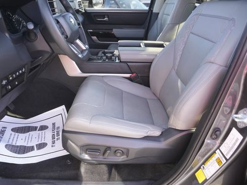 Used 2022 Toyota Tundra Limited image 9