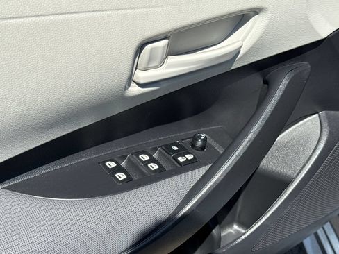 Used 2023 Toyota Corolla LE w/ Carpet Mat Package (TMS) FWD image 28