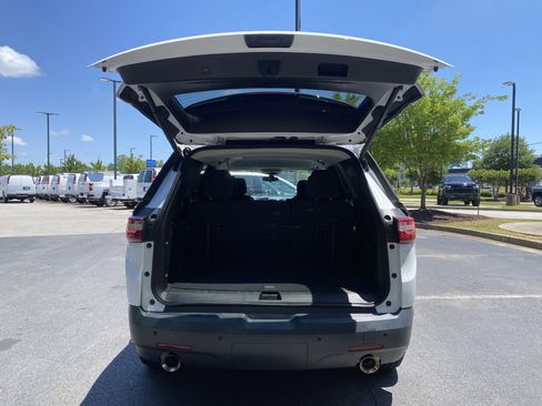 Used 2019 Chevrolet Traverse LT w/ LPO, Floor Liner Package AWD/4WD image 11