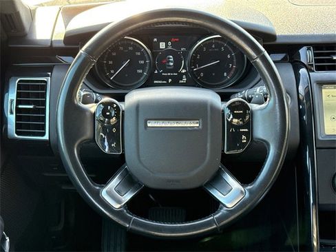 Used 2019 Land Rover Discovery SE image 14