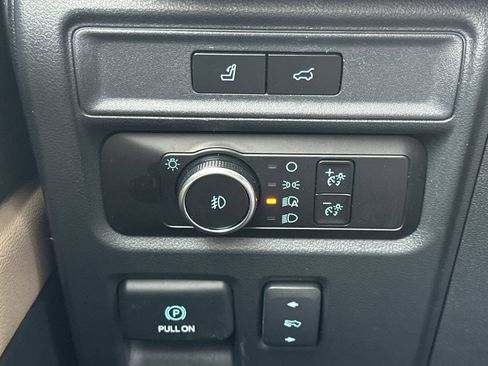 Used 2023 Ford Expedition Limited image 42