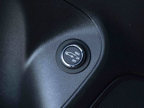 Used 2023 Buick Encore GX Essence w/ Experience Buick Package FWD image 40