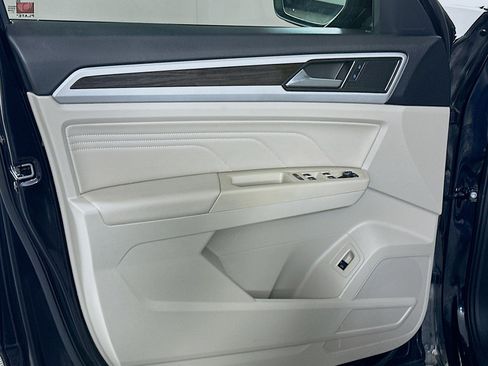 Used 2023 Volkswagen Atlas SE image 15