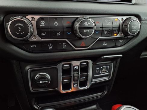 New 2025 Jeep Wrangler Sahara image 10