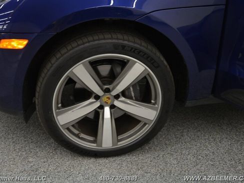 Used 2023 Porsche Macan image 44