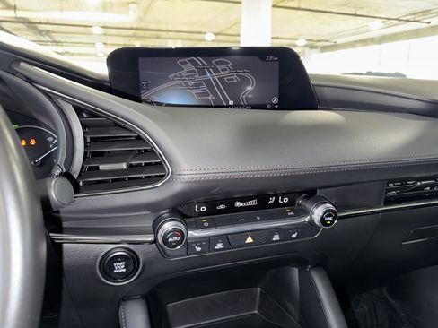 Used 2022 MAZDA MAZDA3 s image 26