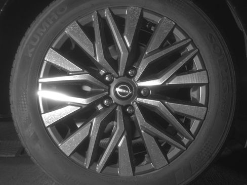 Used 2025 Nissan Altima 2.5 SV FWD image 15