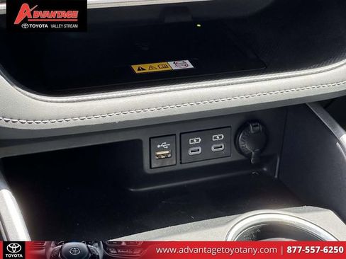 Certified 2024 Toyota Highlander XLE AWD/4WD image 38