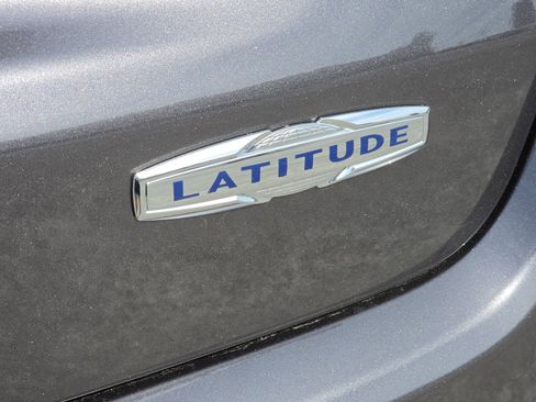 Used 2018 Jeep Compass Latitude w/ Popular Equipment Group image 8