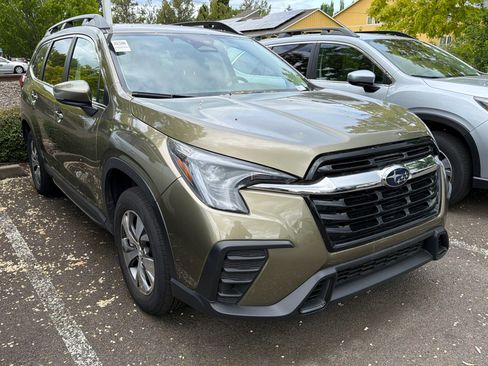 Used 2025 Subaru Ascent Premium AWD/4WD image 2