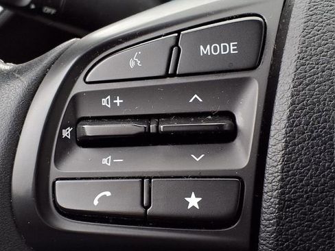 Certified 2025 Hyundai Venue SEL FWD image 21