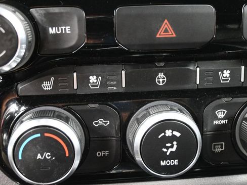 Used 2024 RAM 1500 Laramie RWD image 22