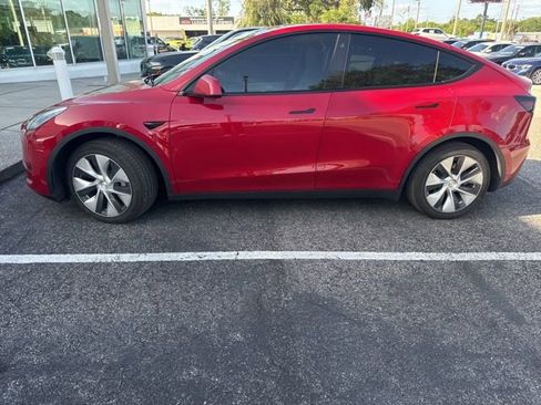 Used 2021 Tesla Model Y Long Range image 3