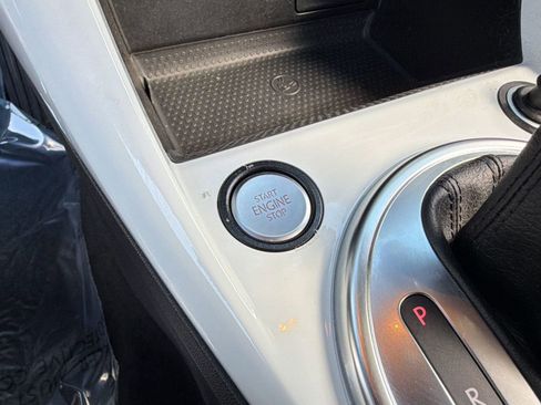 Used 2019 Volkswagen Beetle 2.0T SE w/ SE Premium Package image 25