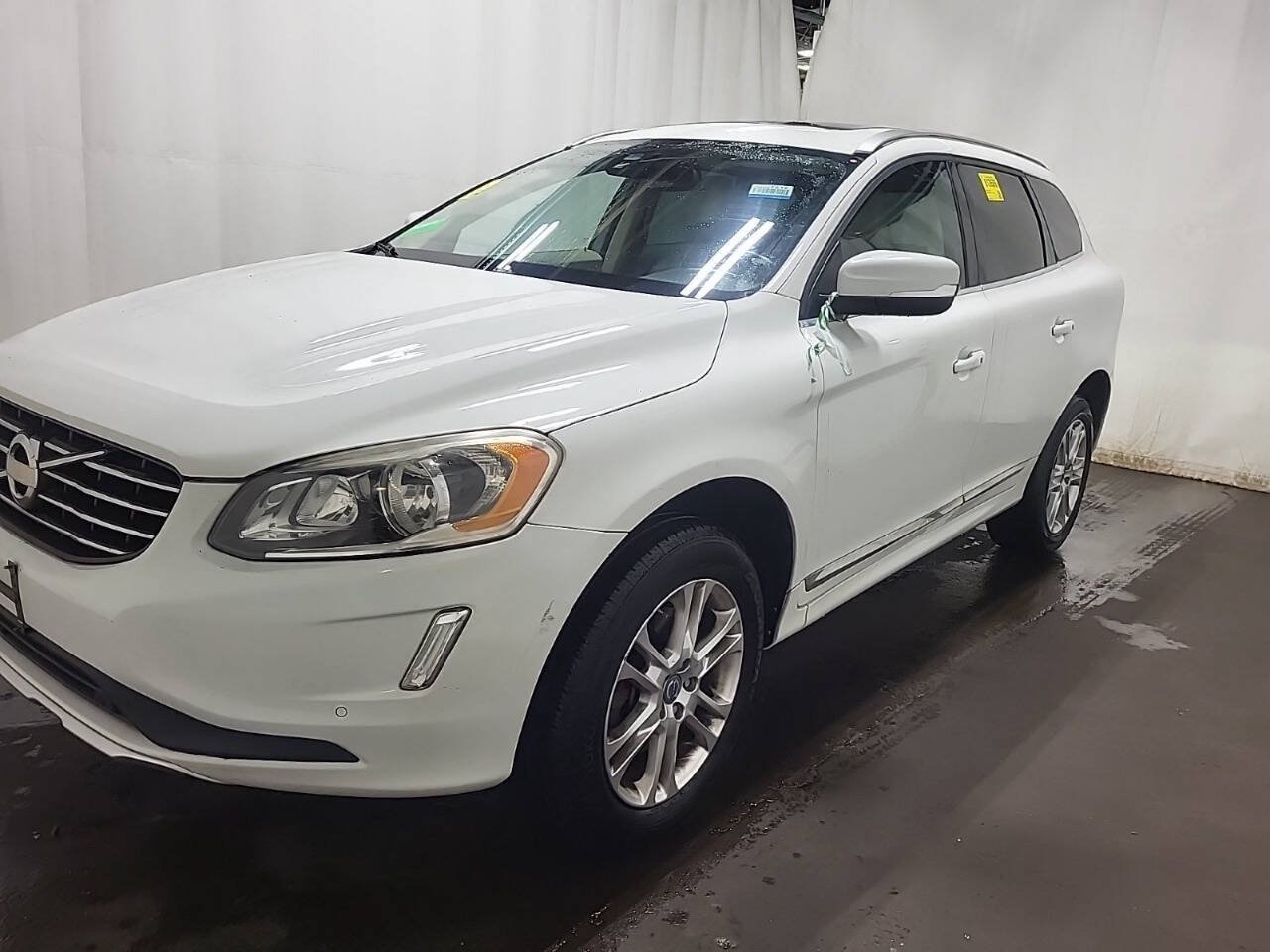 Used 2014 Volvo XC60 3.2 w/ Protection Package AWD/4WD image 1