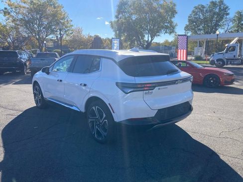New 2026 Chevrolet Equinox EV LT w/ Convenience Package II FWD image 22