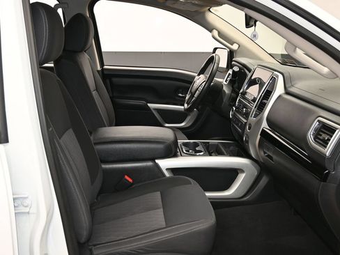 Used 2021 Nissan Titan SV w/ SV Convenience Package RWD image 34