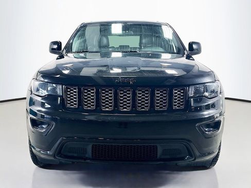 Used 2021 Jeep Grand Cherokee Laredo X AWD/4WD image 4