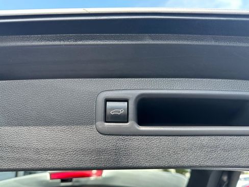 Used 2023 Toyota Highlander LE FWD image 26