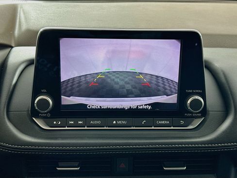 Used 2023 Nissan Rogue SV FWD image 22