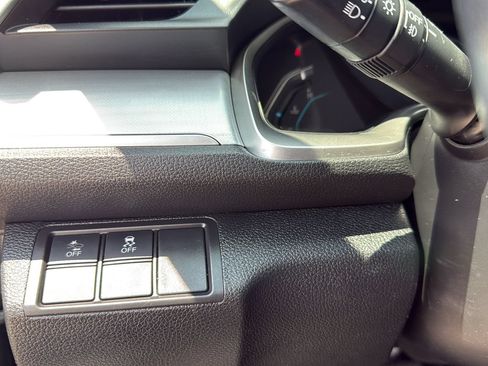Used 2017 Honda Civic Touring image 17