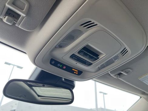 Used 2022 Buick Envision Essence w/ Safety Package image 16