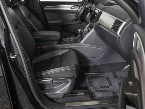 Used 2023 Volkswagen Atlas Cross Sport SE w/ Black Wheel Package AWD/4WD image 44