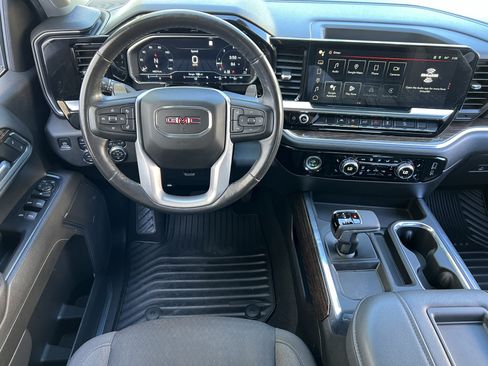 Used 2022 GMC Sierra 1500 Elevation w/ X31 Off-Road Package AWD/4WD image 32