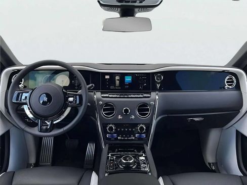 New 2026 Rolls-Royce Cullinan AWD/4WD image 17