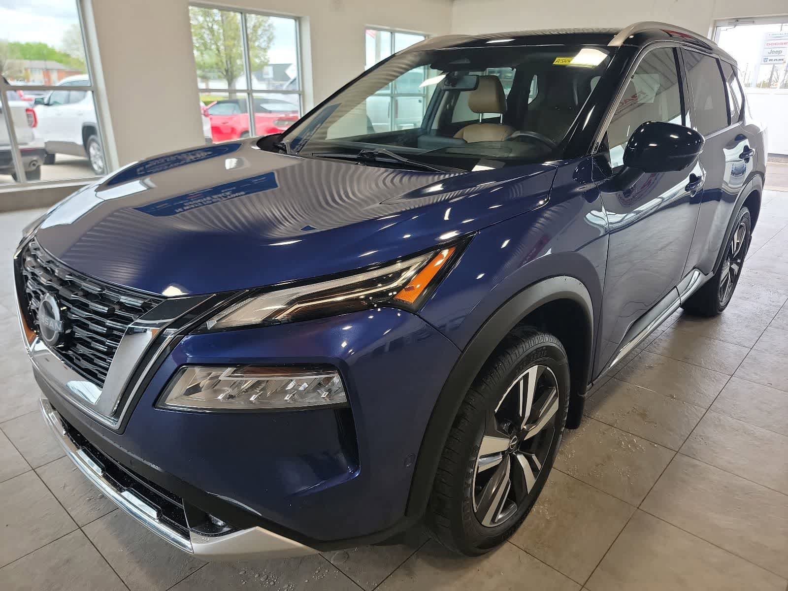 Used 2022 Nissan Rogue Platinum w/ Head-Up Display Package FWD image 1