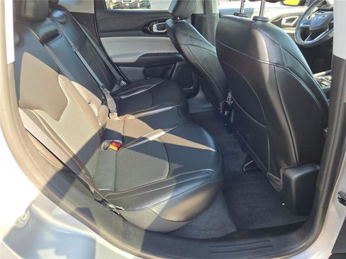 Certified 2022 Jeep Compass Limited image 11