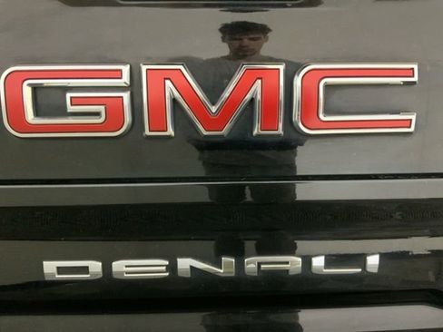 Used 2022 GMC Sierra 1500 Denali AWD/4WD image 16