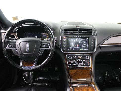 Used 2017 Lincoln Continental Select FWD image 13