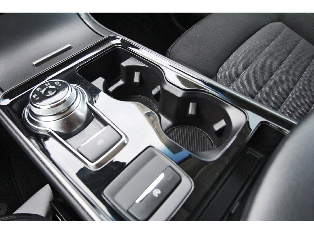 Used 2019 Ford Edge SE FWD image 31