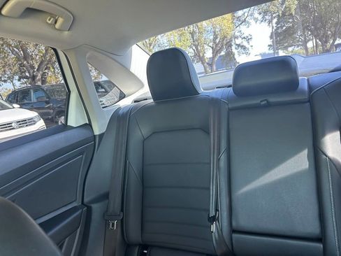 Used 2023 Volkswagen Jetta SE FWD image 12