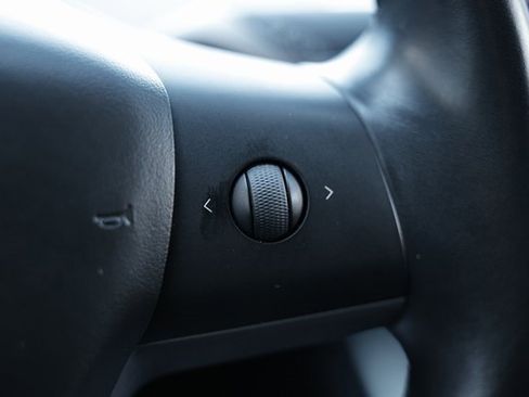 Used 2018 Tesla Model 3 Long Range image 35