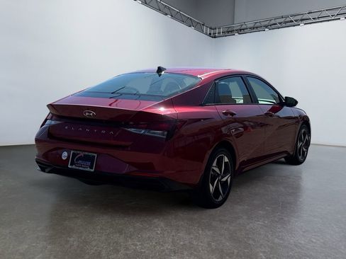 Used 2023 Hyundai Elantra SEL w/ Convenience Package FWD image 5