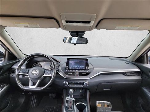 Used 2024 Nissan Altima 2.5 SR FWD image 13