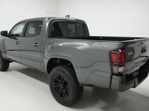 Used 2021 Toyota Tacoma SR w/ SR Convenience Package image 5