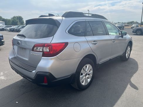 Used 2018 Subaru Outback 2.5i Premium AWD/4WD image 4