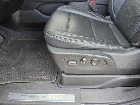 Used 2022 GMC Yukon XL Denali AWD/4WD image 22