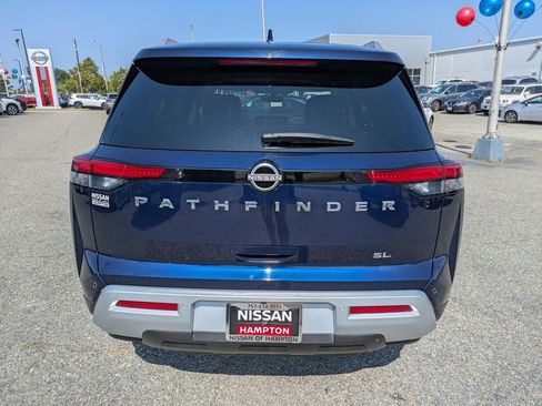 Certified 2023 Nissan Pathfinder SL FWD image 5