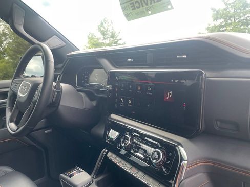 Used 2024 GMC Sierra 1500 AT4 w/ Technology Package AWD/4WD image 30